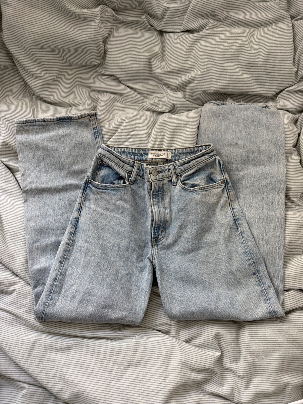 Abercrombie curve love high rise 90s straight size 26
